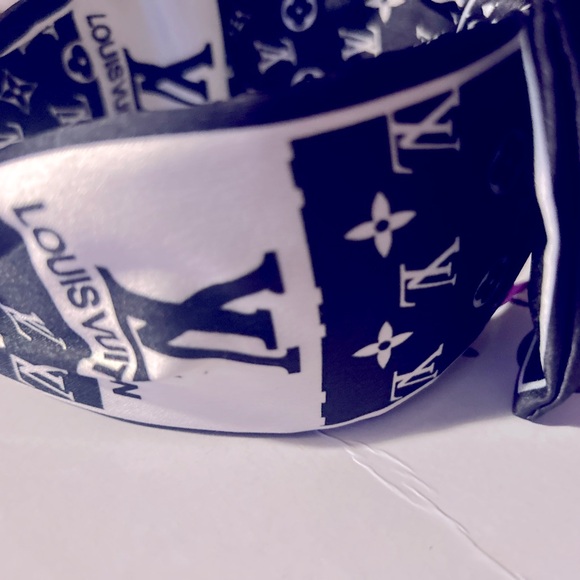 LV headband main image 3